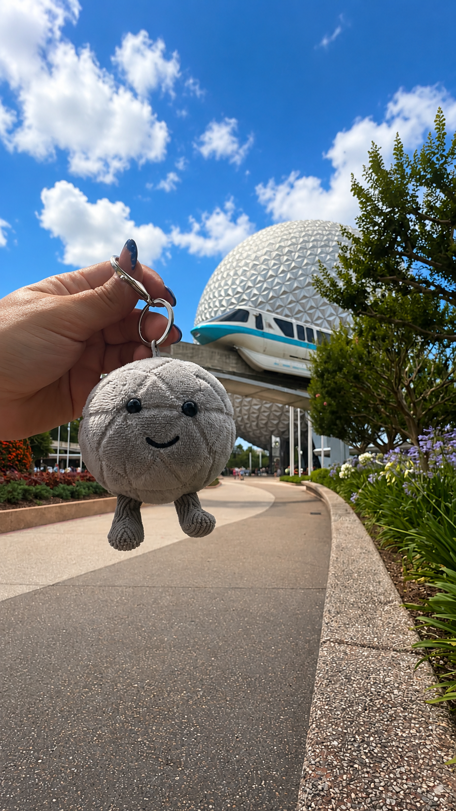 Geo Bag Charm ✨🌐